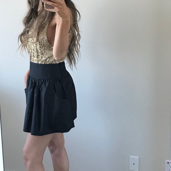 mini puff skirt with pockets - Picture 2 of 2